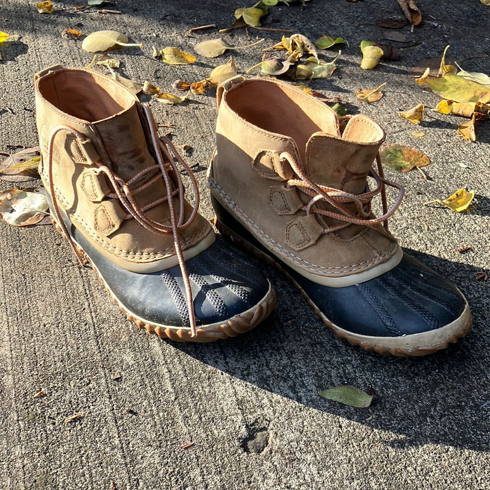 Sorel leather rain and snow boot. Good used condition.
